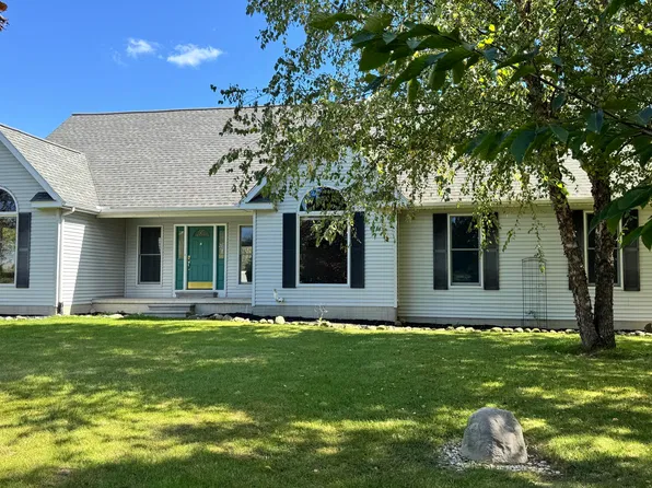5261 N Rollin Hwy, Manitou Beach, MI 49253