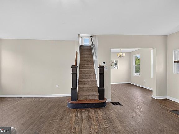 4th image of 5302 Elsrode Ave