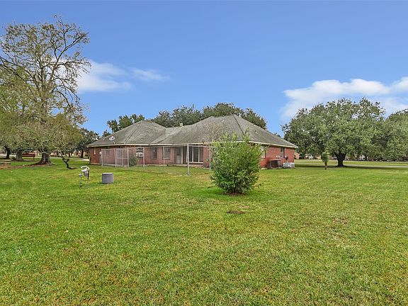 3rd image of 1002 Ransom St