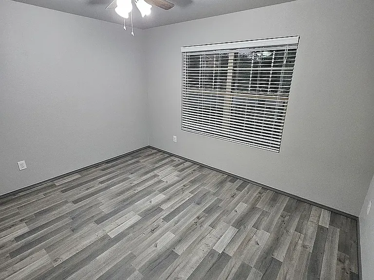 1401 Niagara Falls Ct — Photo 15