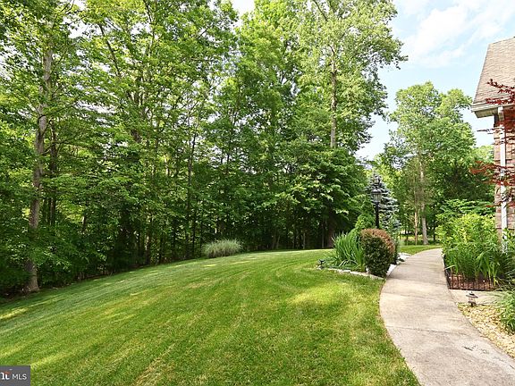 4th image of 8541 Tommy Ct