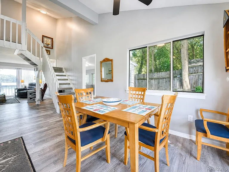 4165 Highcrest Dr — Photo 10