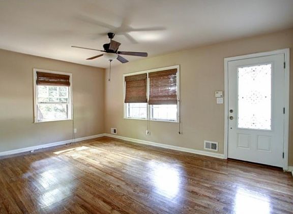 5th image of 3520 Dunn St SE