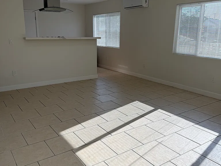 444 Grand Ave #I — Photo 6