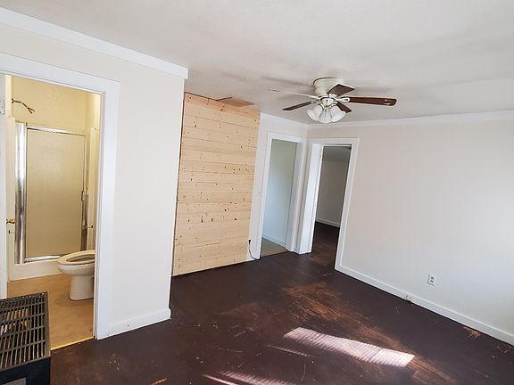 3rd image of 52 Davis St