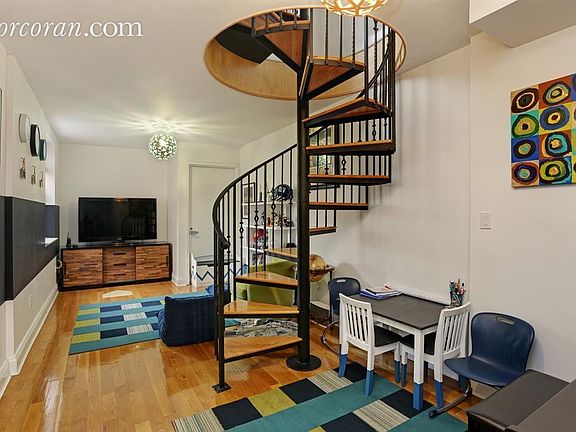 5th image of 11 W 73rd St APT 3