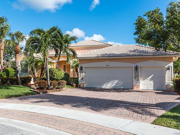 3rd image of 12152 Oakvista Dr