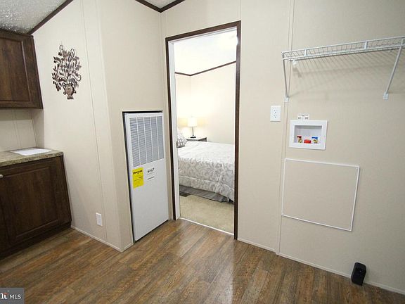 5th image of 4 Del Haven Ct