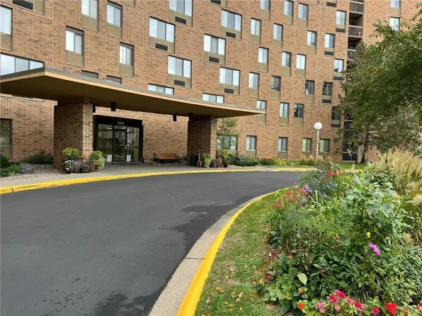 1181 Edgcumbe Rd APT 306, Saint Paul, MN 55105