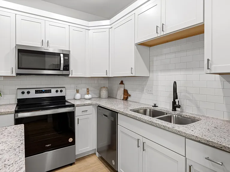 689 Neighborhood Rd — Photo 4