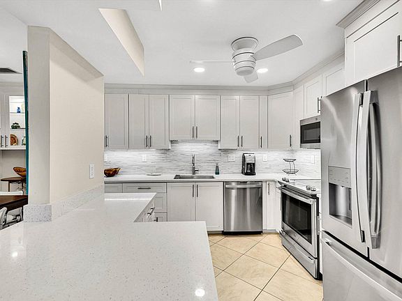 4th image of 3520 S Ocean Boulevard #L405