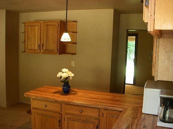 3rd image of 404 E Madrona Blvd