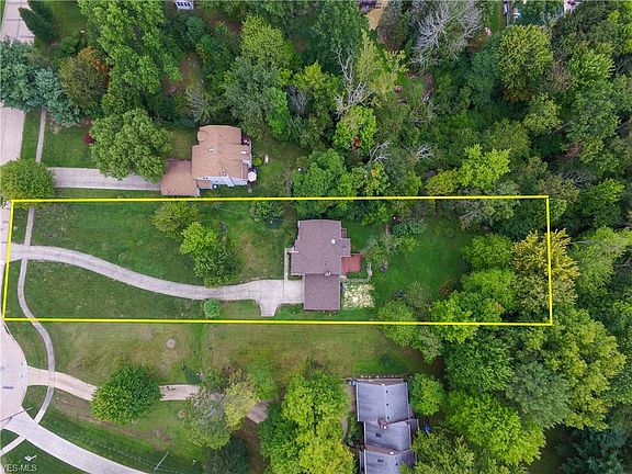 2nd image of 611 Maple Creek Dr