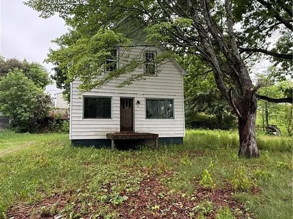 22 Beech St, McAdam, NB E6J 1V8