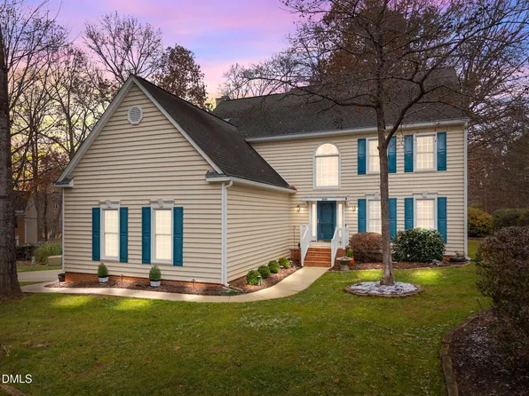 300 W Kirkfield Dr, Cary, NC 27518