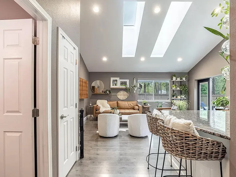 2831 N White Pines Dr — Photo 4