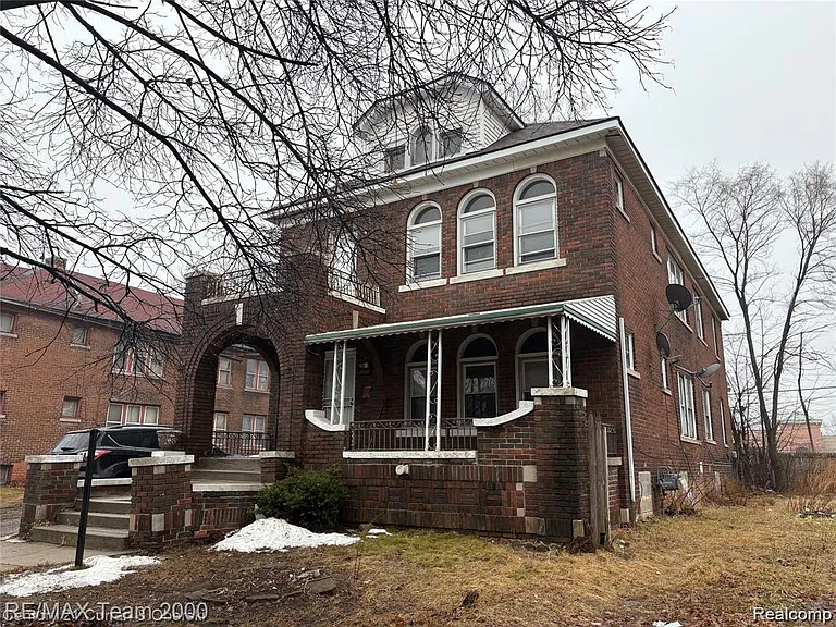 2683 Clements St — Photo 1