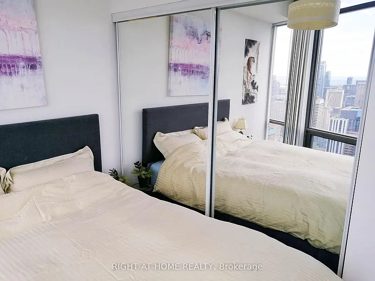 832 Bay St #4709 — Photo 36