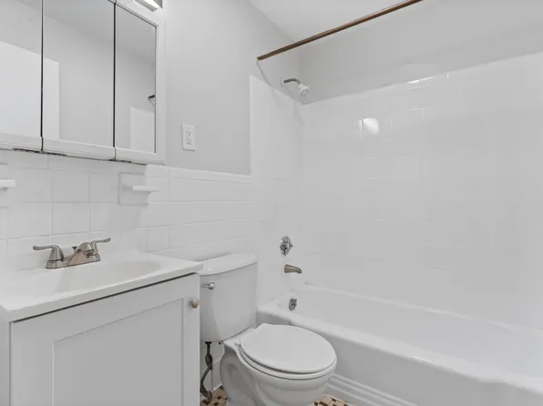 580 Cummins Hwy #15, Mattapan, MA 02126