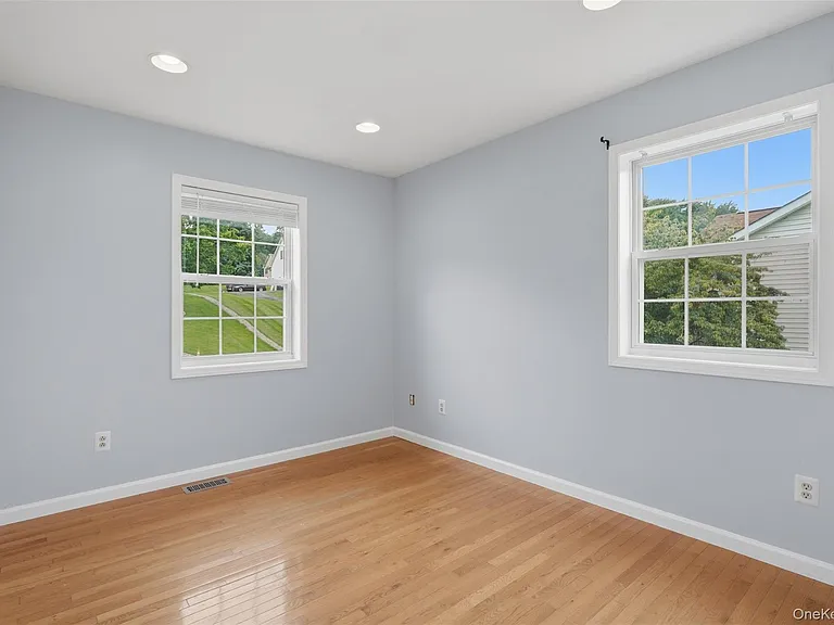 17 Watkins Dr — Photo 24