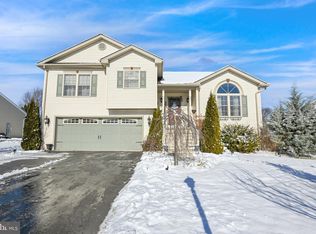 6076 Jennifer Ln, Spring Grove, PA 17362