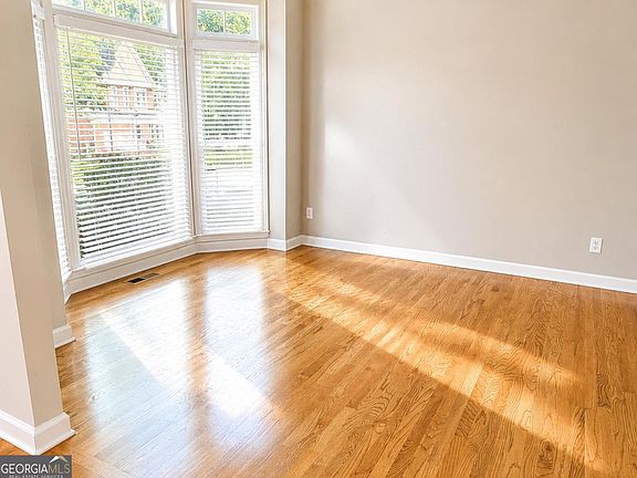 4th image of 3391 Fieldwood Dr SE