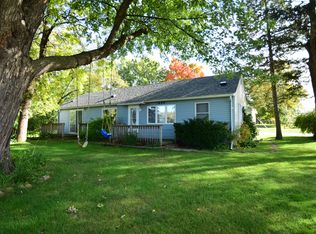 1684 E Shore Dr N, Maplewood, MN 55109