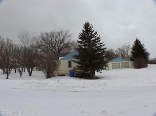 255 1st Ave SE, Halliday, ND 58636