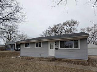 915 Lincoln Rd, Marquette Heights, IL 61554