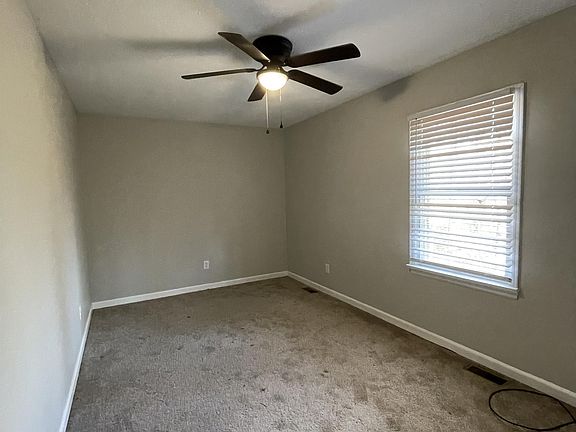 4th image of 133 E Vail Dr #133