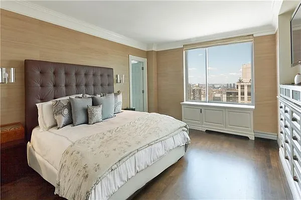 Sold by Maxwell Jacobs | media 7