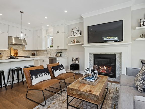 3rd image of 2049 N Bissell St #3