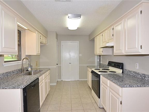 4th image of 903 Fairfield Ln