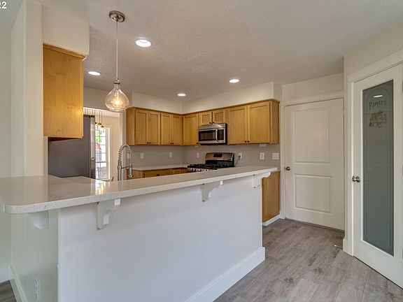 4th image of 6200 NE 106th Way