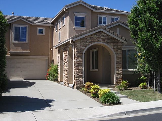 Beautiful Curb Appeal!