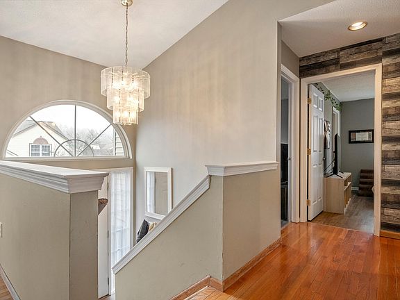 4th image of 38592 Emerald Ln N