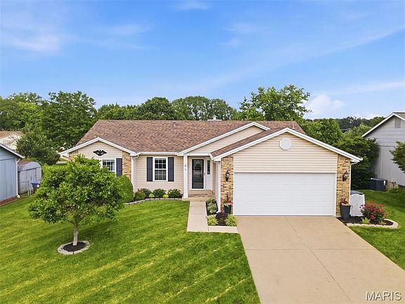 2nd image of 4 Cambourne Ct