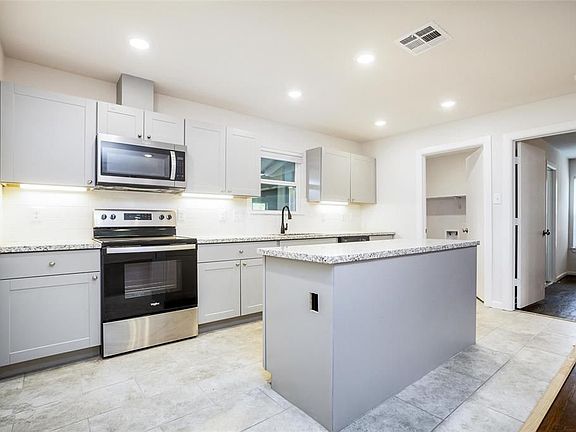 3rd image of 5610 Arboles Dr