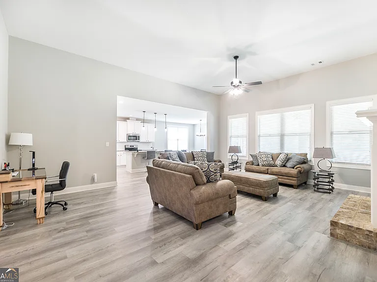 102 Copper John Ct — Photo 15