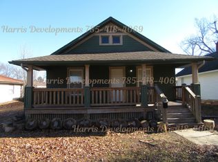 921 N Sycamore St, Ottawa, KS 66067