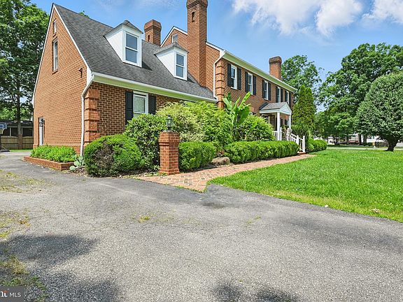 2nd image of 5800 Country Manor Way
