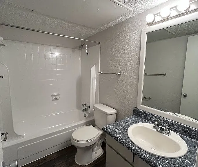 Juniper Springs Apartments — Photo 154