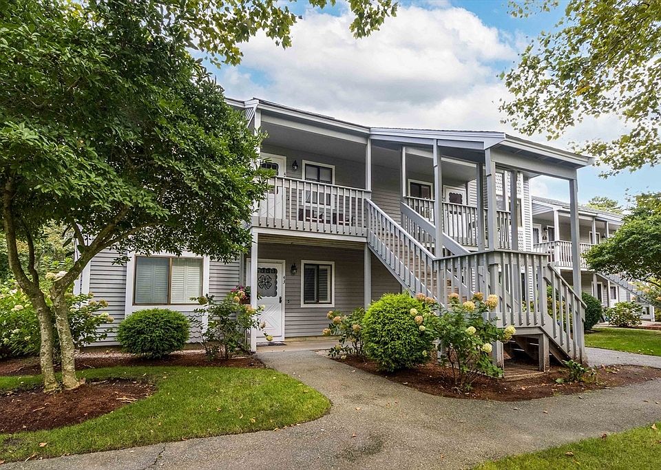 1st image of 49 Eaton Ln #10
