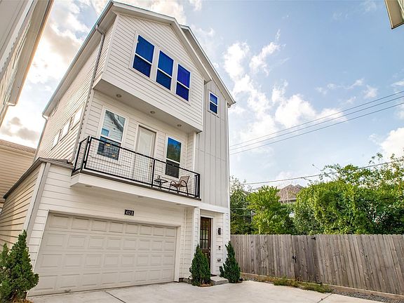 2nd image of 412 W 28th St #B