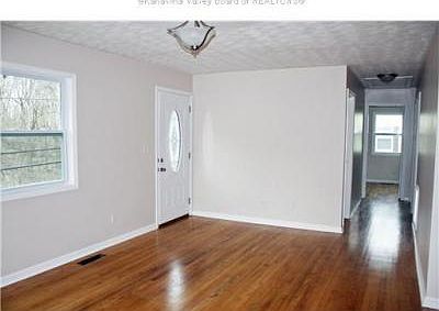 3rd image of 1508 Valley Dr