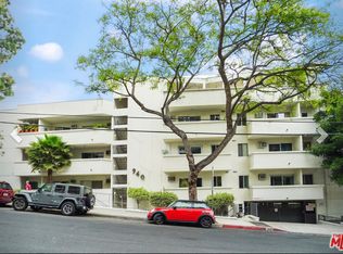 960 Larrabee St, West Hollywood, CA 90069