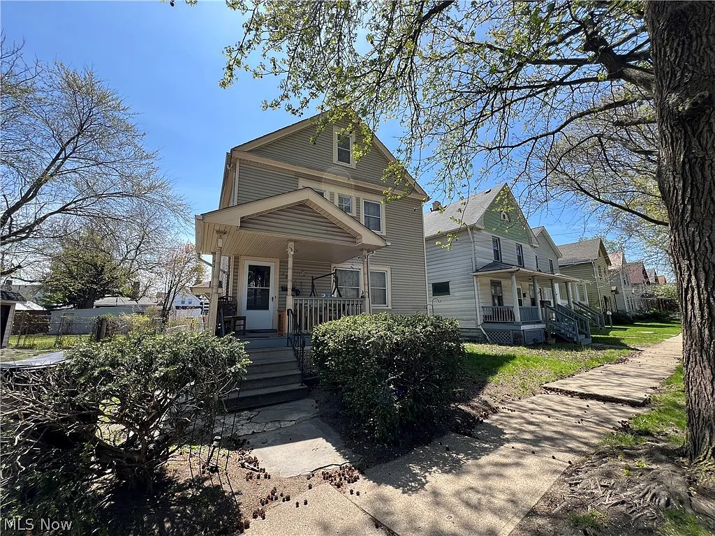 1801 Clover Ave photo 1
