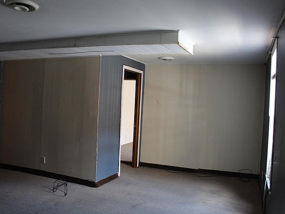 3rd image of 33 N Court St #C