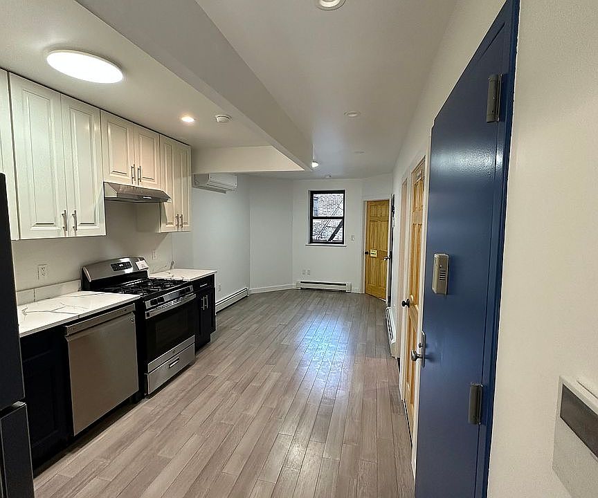 1st image of 228A Prospect Park W Floor 2