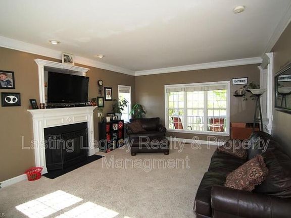 2nd image of 950 Wellesley Place Dr